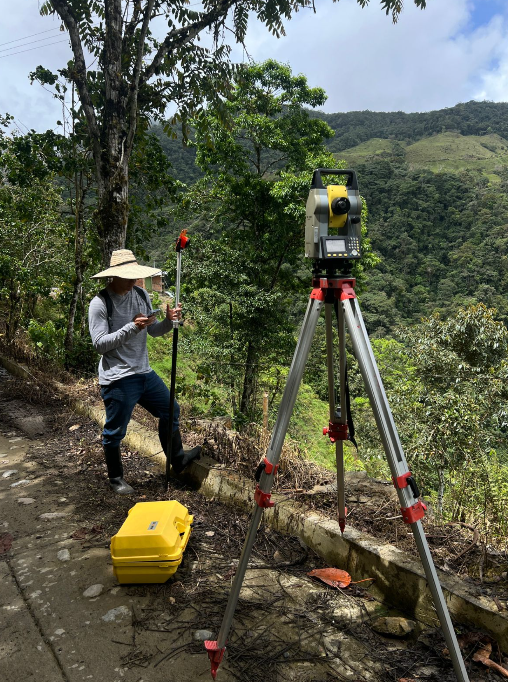 Levantamiento topográfico en zona boscosa